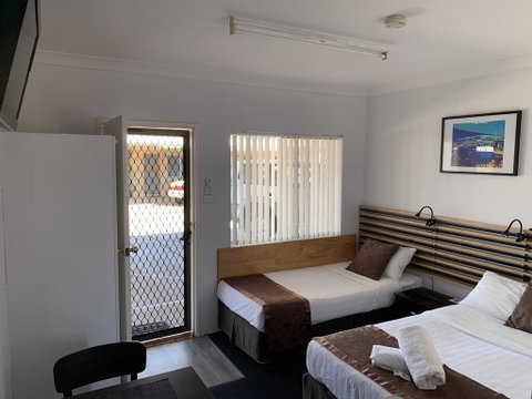Baths Motel Moree - Tourism Canberra 1