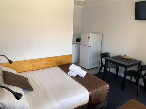 Baths Motel Moree - Tourism Canberra 2