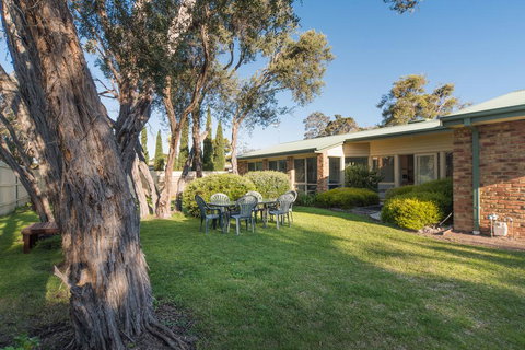 Bay Beach Beauty - Tourism Canberra 2