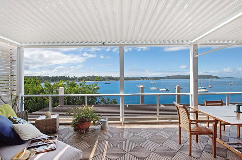 Bay Breeze Boutique Accommodation - Tourism Canberra 0