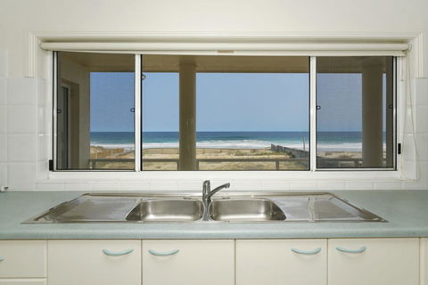 Beach House- 45 Curtis Parade - Tourism Canberra 3