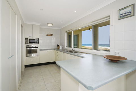 Beach House- 45 Curtis Parade - Tourism Canberra 2