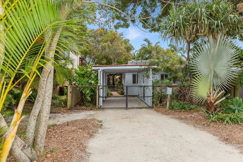 BEACH RETREAT - Tourism Canberra 2