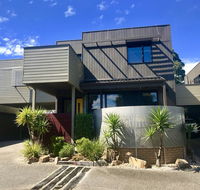 Beach Retreat Townhouse - Tourism Canberra