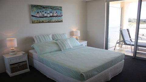 Beachpoint 302 - On The Beach! - Tourism Canberra 3