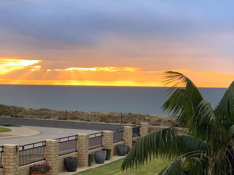 Relaxing Getaway Beachfront Access Multi Family Pets Mandurah - Tourism Canberra 1