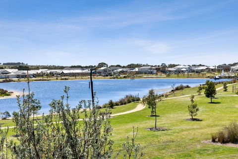 REFLECTIONS At Lonsdale - Tourism Canberra 1