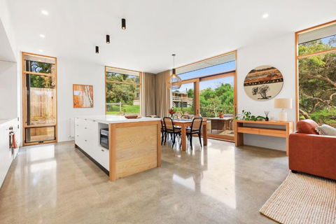 REFRESH At Lonnie - Tourism Canberra 2