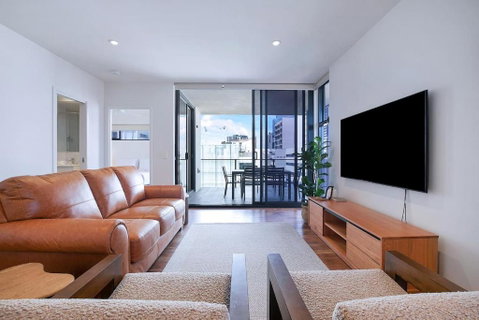 Regatta Hideaway - A Breezy Balcony Residence - Tourism Canberra 0