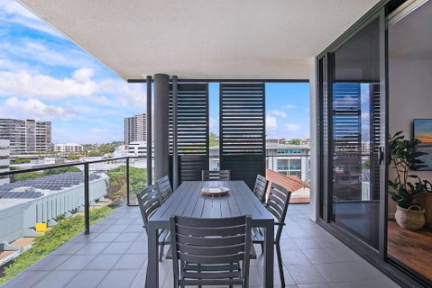 Regatta Hideaway - A Breezy Balcony Residence - Tourism Canberra 1