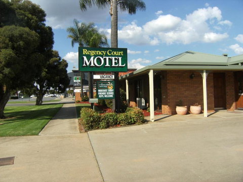 Regency Court Motel - Tourism Canberra 0