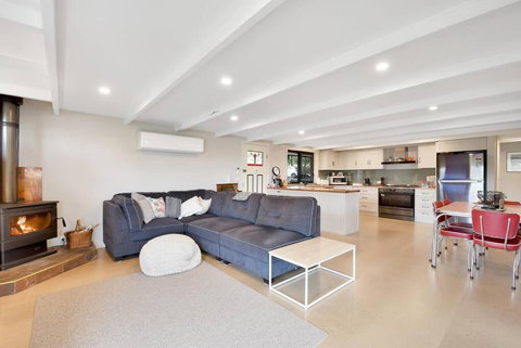 Relax At Goughs Bay - Tourism Canberra 2