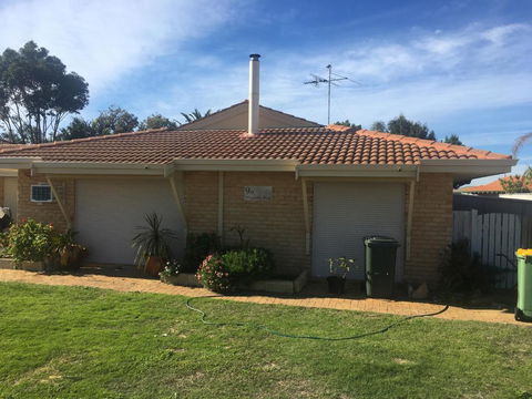 Relaxed Ocean View - Tourism Canberra 0