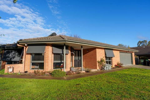 Relaxing 3bd In Tranquil Setting - Tourism Canberra 0