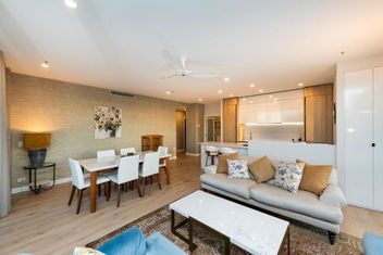 Renai 27 - 2 Bedroom Apt In Manuka with Tourism Canberra