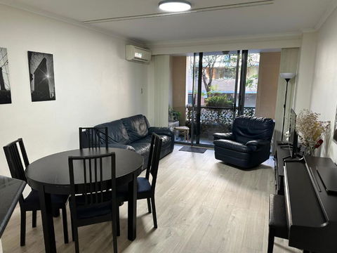 Resort Style 2BR Apt In Pyrmont Next To Darling Harbour - Tourism Canberra 1