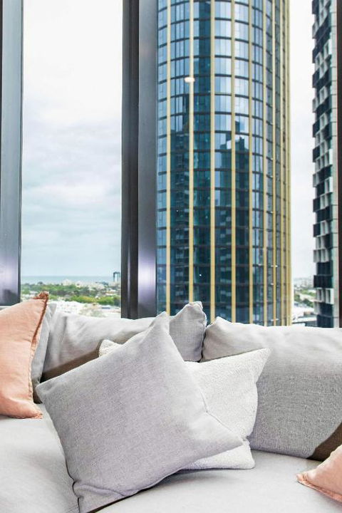 Resort Style Living 2 Bed Apt With Pool BBQ - Tourism Canberra 1