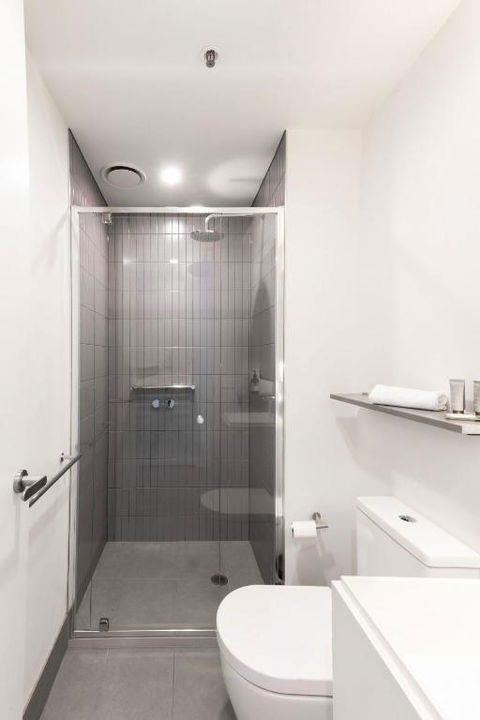 Resort Style Living 2 Bed Apt With Pool BBQ - Tourism Canberra 2