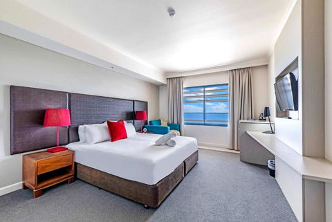 Resort Style Living In An Oceanview King Suite - Tourism Canberra 0