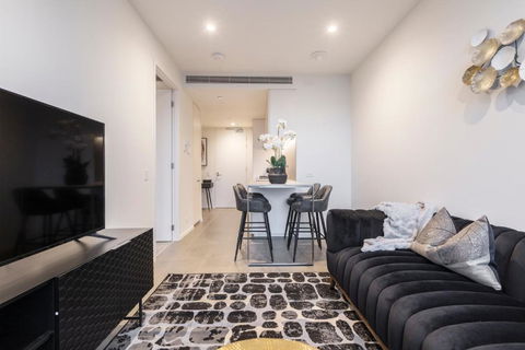 Ritzy Apartment In Iconic Australia 108 With Views - Tourism Canberra 2