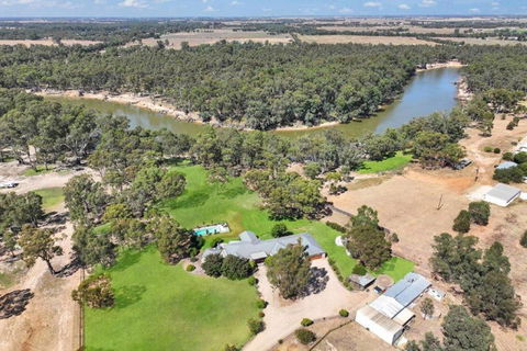 Riverlyne - Riverfront Holiday Home - Tourism Canberra 0