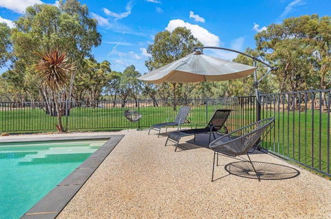 Riverlyne - Riverfront Holiday Home - Tourism Canberra 1