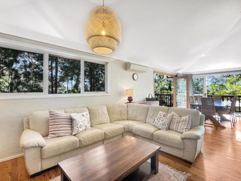 Riverside 3-Bed Townhouse With Spacious Deck & BBQ - Tourism Canberra 2
