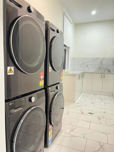 Riverside Hotel - Tourism Canberra 3