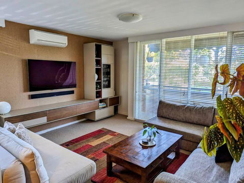 Riverside Haven On City Doorstep - Tourism Canberra 0