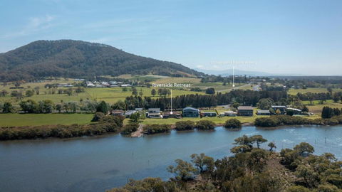 Riverside Retreat, Coolangatta, Near Seven Mile Beach - Tourism Canberra 0