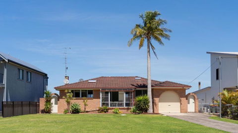 Riverside Retreat, Coolangatta, Near Seven Mile Beach - Tourism Canberra 3