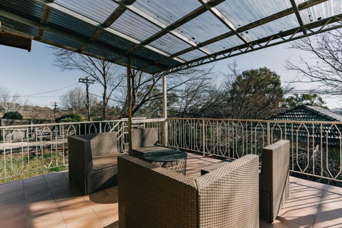 Restful Canberra Retreat In Spacious Terrace Home - Tourism Canberra 2
