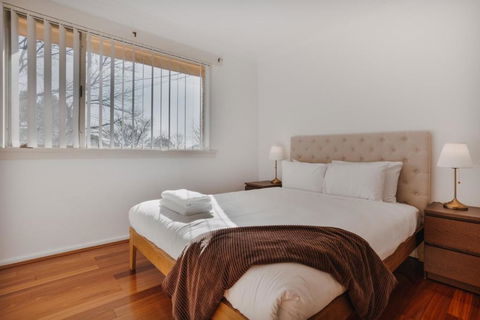 Restful Canberra Retreat In Spacious Terrace Home - Tourism Canberra 3