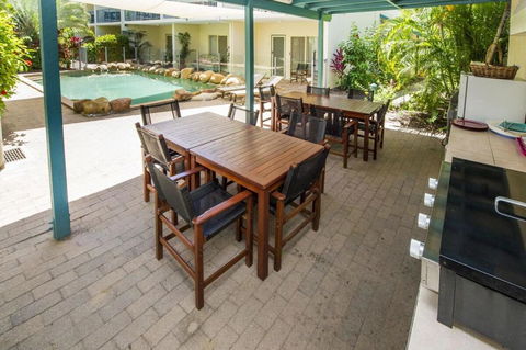 SAILS 9 Beachfront Getaway Horseshoe Bay - Tourism Canberra 3