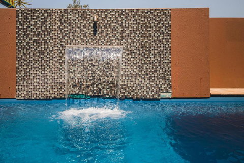 Rocky Resort Motor Inn - Tourism Canberra 3