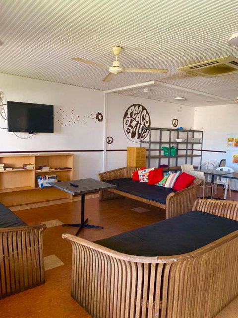 Roey Backpackers And Party Bar - Tourism Canberra 3
