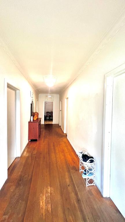 Room Near To Melbourne Airport & Train Station - Tourism Canberra 1