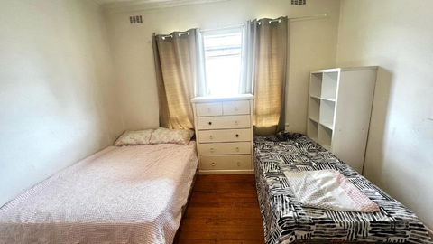 Room Near Tullamarine Airport - Tourism Canberra 1