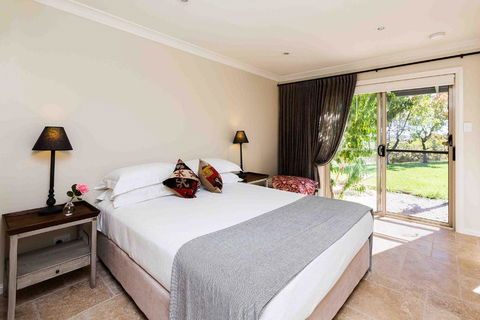 Rosby Guesthouse And Studio - Tourism Canberra 3