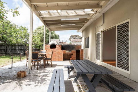 Rosebud Reset - A Beachside Group Getaway - Tourism Canberra 3