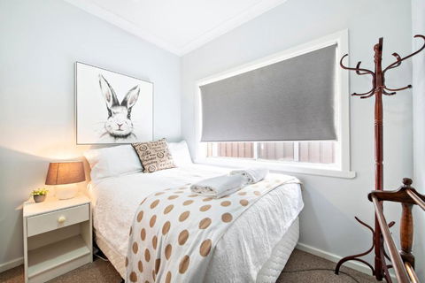 Rosewood Cottage - Stroll To Central, Cosy Escape - Tourism Canberra 2