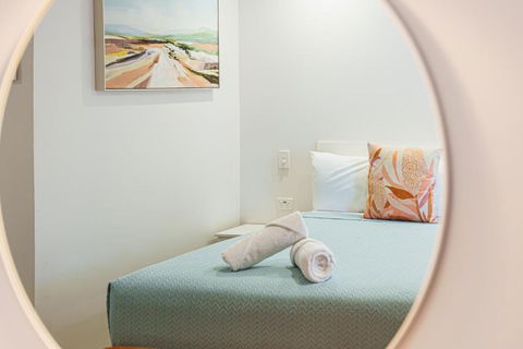 Roydons Motor Inn - Tourism Canberra 0