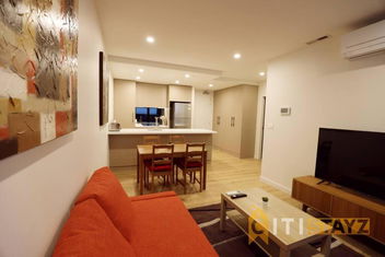 Ruby Red, 1Bd 1Bth Apt - Woden CBD with Tourism Canberra