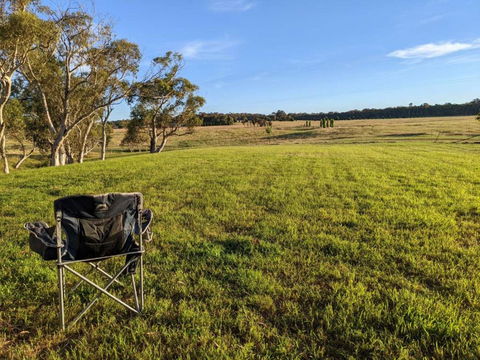 Rustic Cabin With Moon Bathing For A City Escape - Tourism Canberra 3