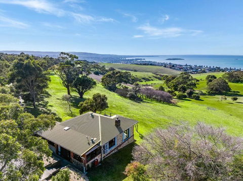 Rustic Cottage - Tourism Canberra 3