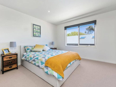 RYE/BLAIRGOWRIE FAMILY ENTERTAINER.. - Tourism Canberra 1