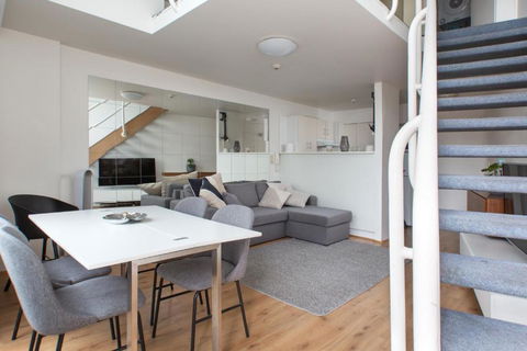 S203S - The Loft By Darling Harbour - Tourism Canberra 1