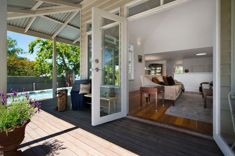 Sades - Tourism Canberra 2