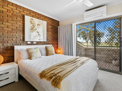 Sailz Villas Unit 4 - Tourism Canberra 3