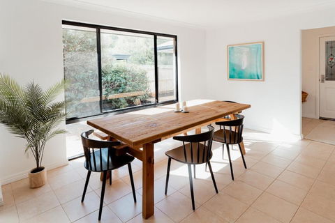 Salhus - Sleep In King Beds & Easy Walk To Town - Tourism Canberra 2